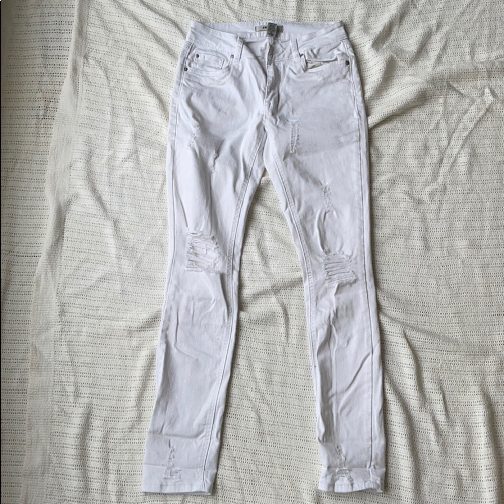 Refuge White Ripped Jeans